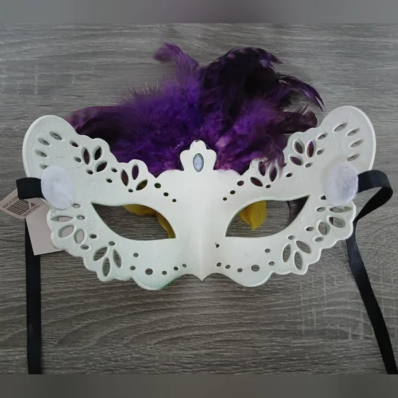 MARDI GRAS Feather Embellished Handpainted Masquerade Mask - Picture 14 of 14